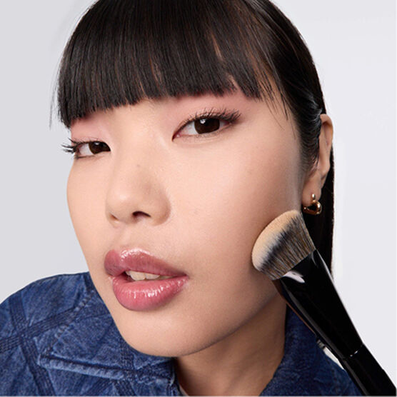 THE NEW PRO BRUSH-25 FOUNDATION 40